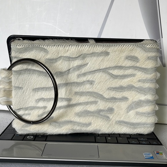 DeGroot Soirée Wrist In Hair On The Hide Metal Ring handle Fully Lined Clutch - Picture 1 of 11